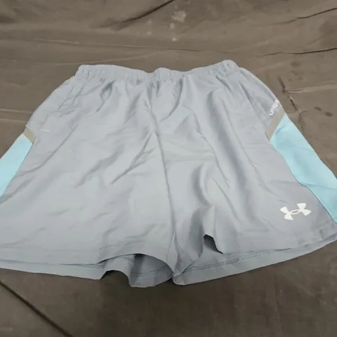 UNDER ARMOUR CASUAL SHORTS - SIZE M 
