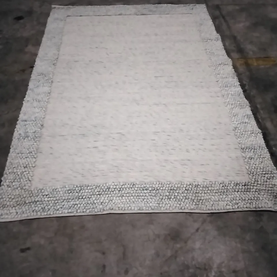 QUALITY DESIGNER RUG APPROXIMATELY 230X156CM 