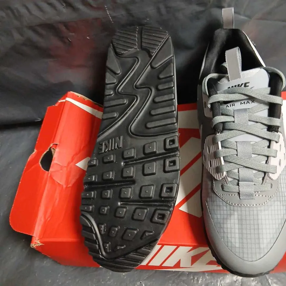 NIKE AIR MAX 90 DRIFT TRAINERS – UK 6, GREY/BLACK