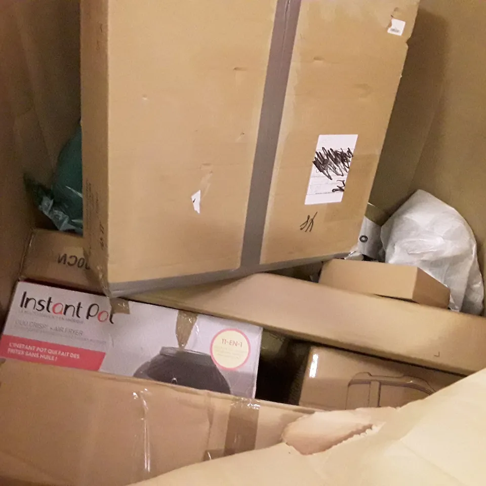 PALLET OF ASSORTED PRODUCTS INCLUDING SHOWER SYSTEM, OUTDOOR GAS STOVE, VORTEX PLUS AIR FRYER, LED CEILING FAN LIGHT