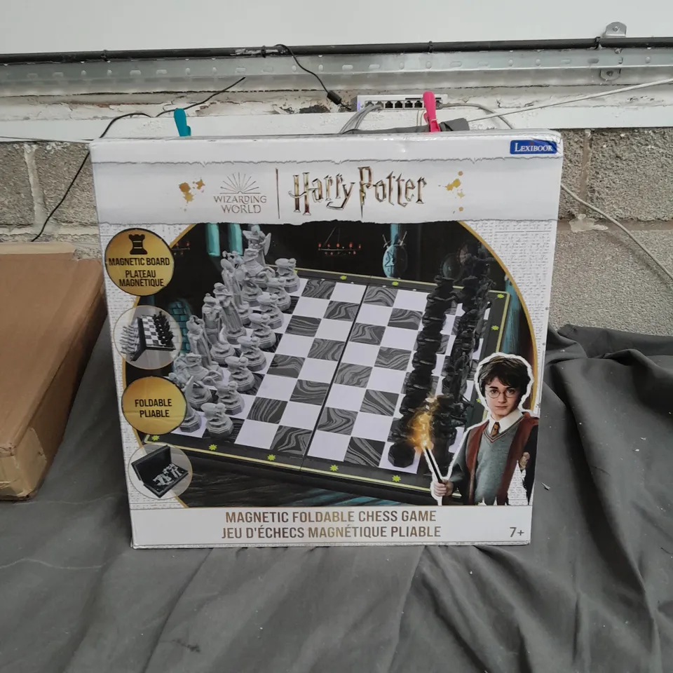 BOXED HARRY POTTER MAGNETIC FOLDABLE CHESS GAME RRP £49.99