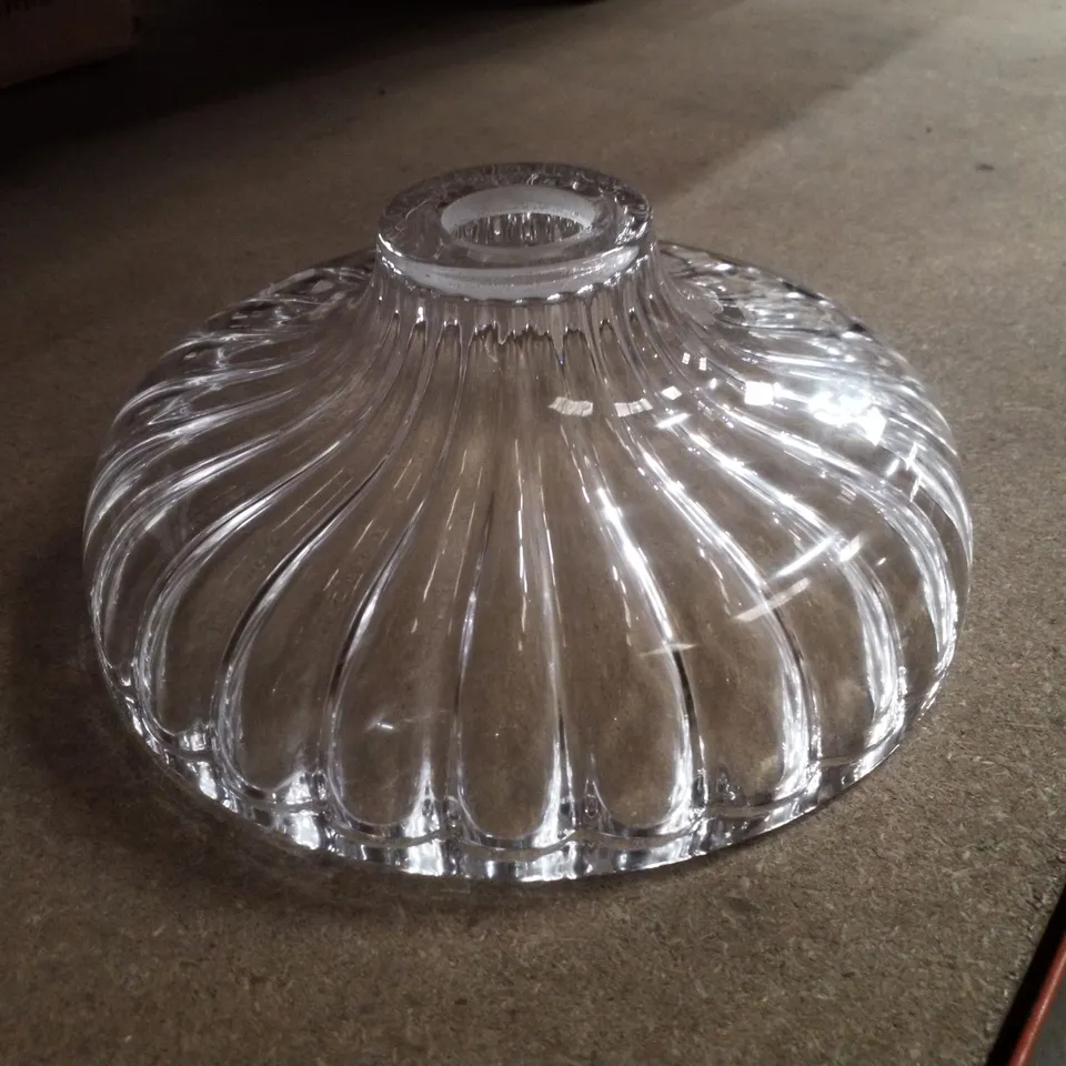 BOXED CLEAR GLASS LAMPSHADE