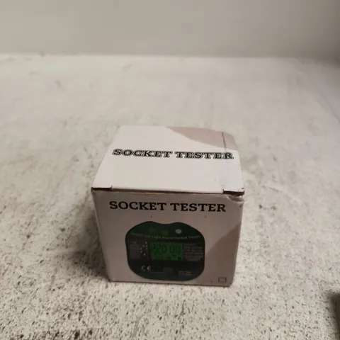 APPROXIMATELY 7 ASSORTED ITEMS INCLUDING SOCKET TESTER AND INSTANT READ MEAT THERMOMETER 
