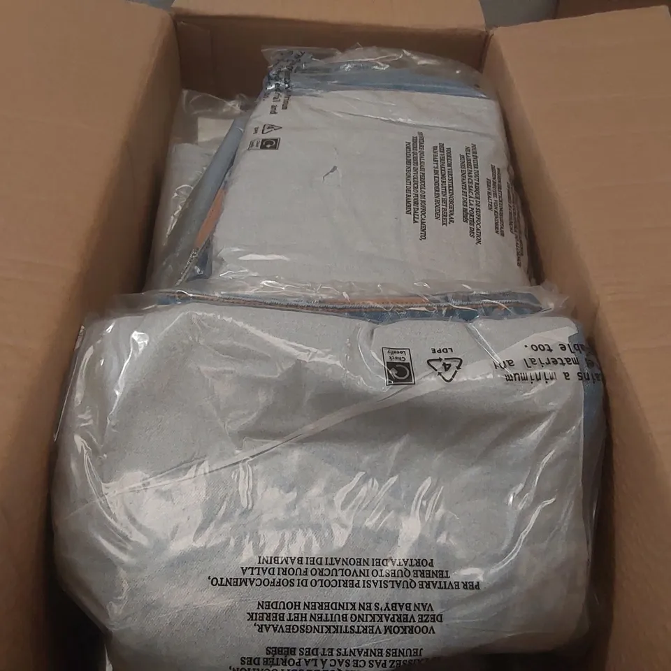 BOX CONTAINING APPROXIMATELY 11x BRAND NEW SIMPLY BE METALIC WIDE LEG JEANS - SIZE 20R