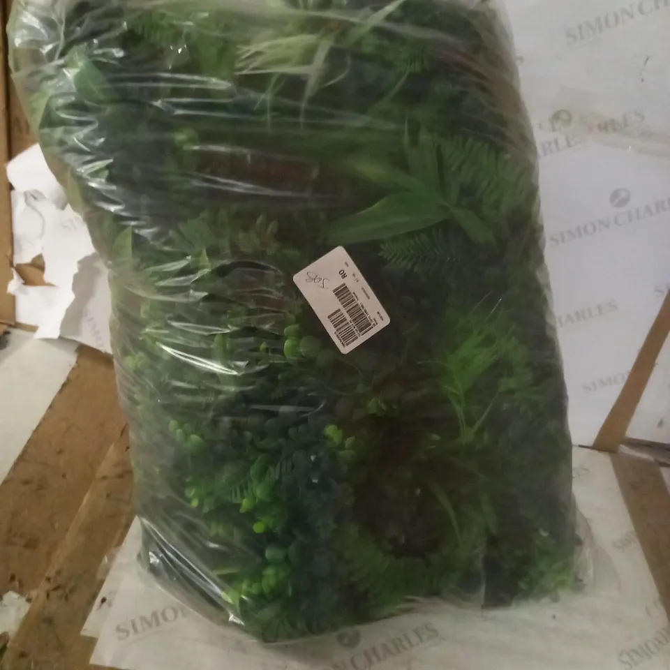 BUNDLEBERRY BY AMANDA HOLDEN TROPICAL LIVING WALL - TROPICAL GREEN