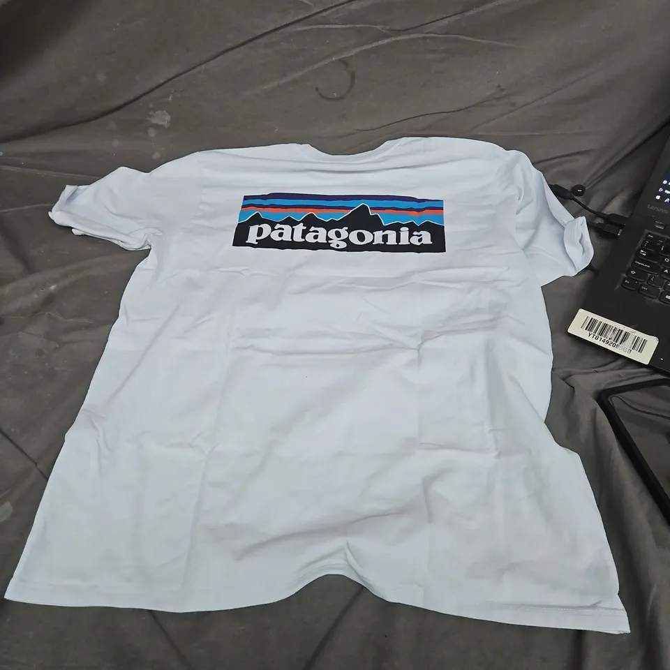 PATAGONIA WHITE T-SHIRT – LOGO BACK GRAPHIC, SIZE M