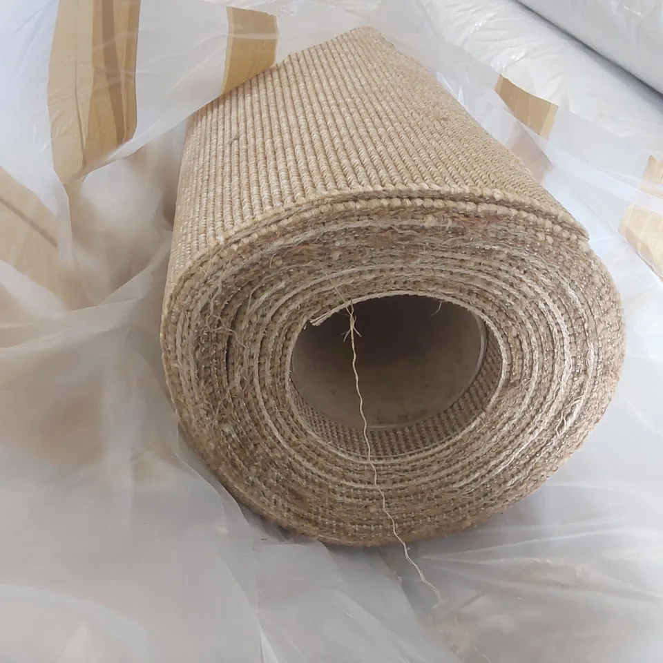 ROLL OF QUALITY EASISISAL CLASSIC CARPET - APPROXIMATELY 6.5 x 4m