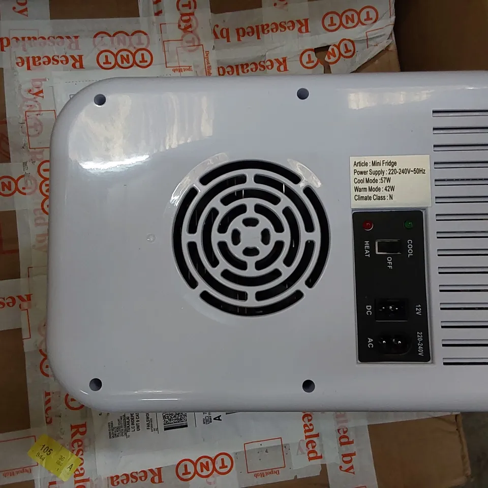 BOXED VENESA ATRAVESAR MINI FRIDGE (1 BOX)