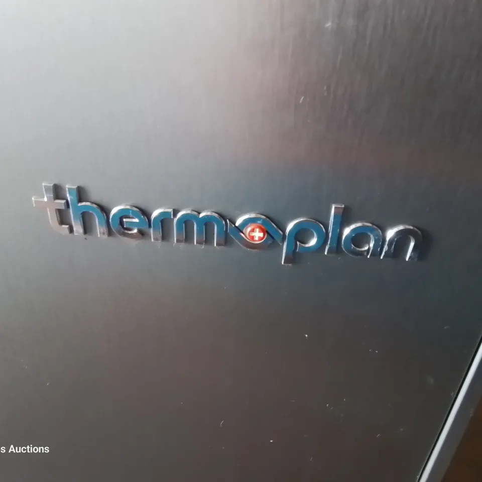 THERMAPLAN BLACK & WHITE CTM COFFEE MACHINE WITH MILK FRIDGE