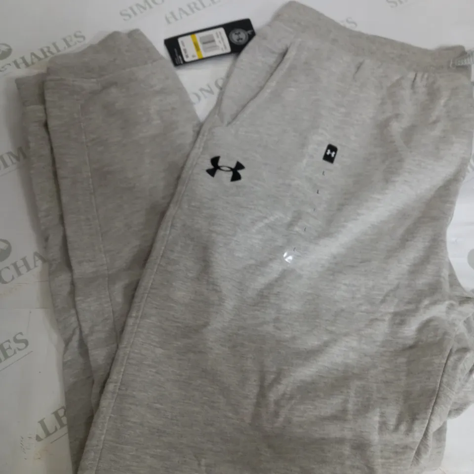 UNDER ARMOUR JOGGERS IN LIGHT GREY - LARGE