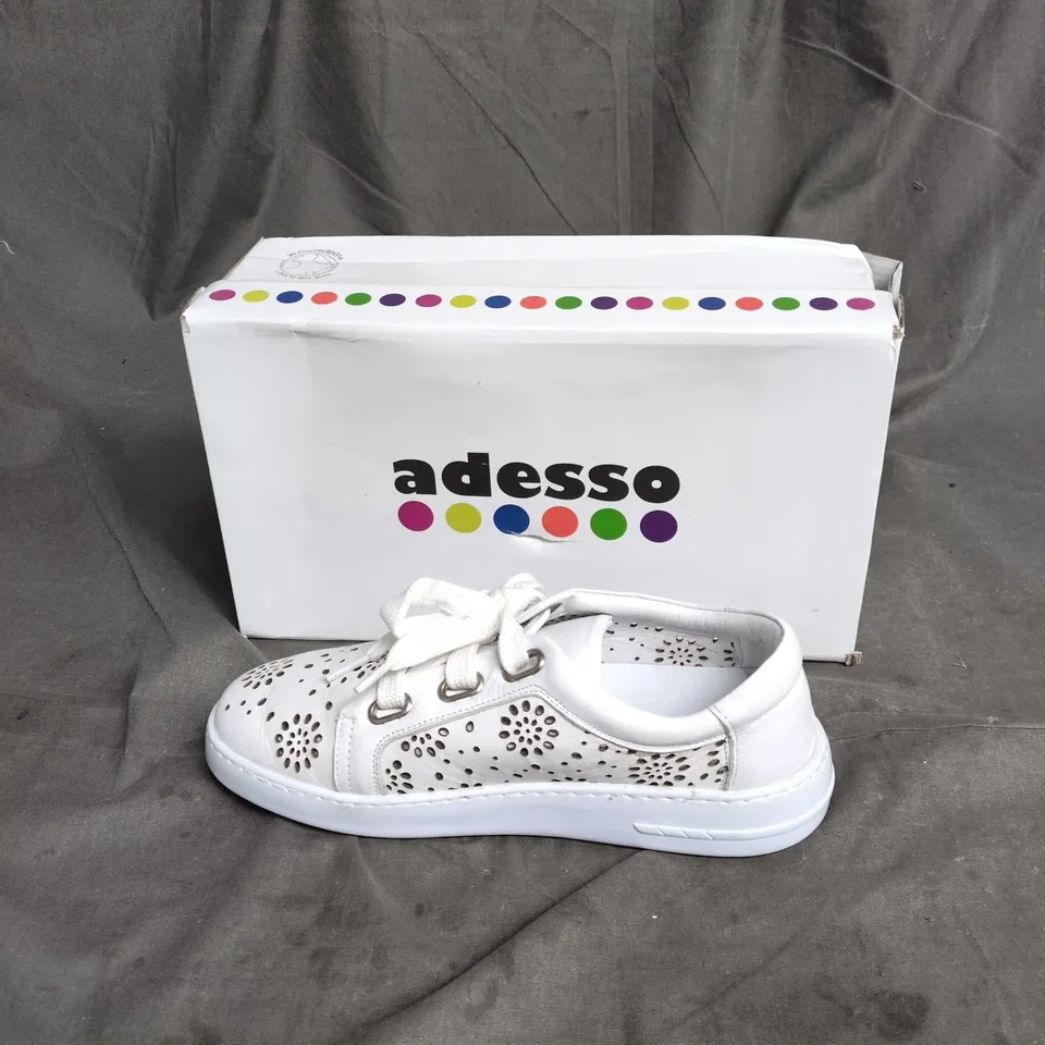 ADESSO WHITE FLORAL PERFORATED SNEAKERS – WOMEN SIZE 39