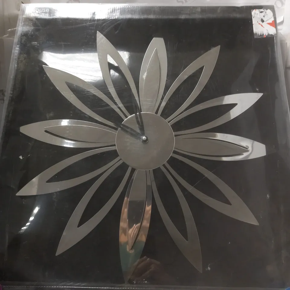 BOXED METAL FLOWER SILVER WALL CLOCK 