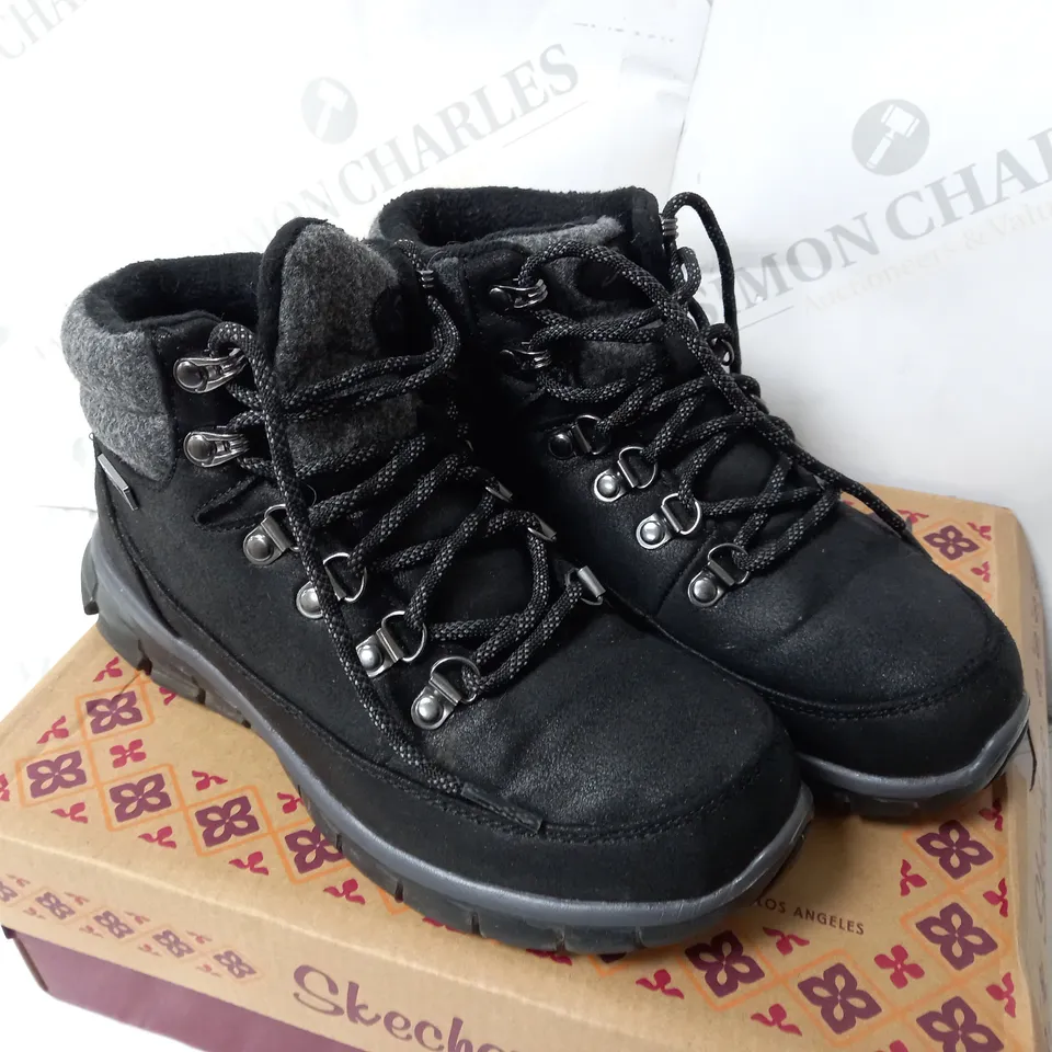 BOXED SKECHERS WARM ANKLE BOOTS, BLACK - SIZE 3