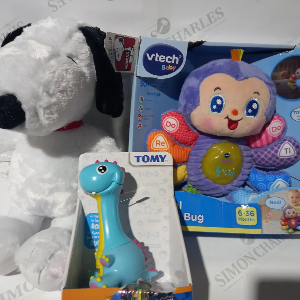 BOX OF APPROXIMATELY 10 ASSORTED TOYS AND GAMES TO INCLUDE VTECH BABY MUSICAL CUDDLE BUG, TOMY STOMP & ROAR DINOSAUR, BUILD-A-BEAR SNOOPY