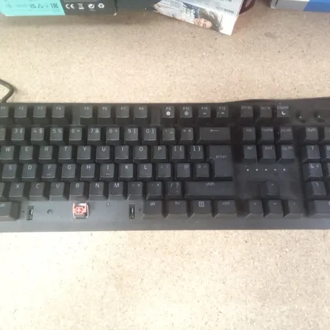 RAZER HUNTSMAN V2 OPTICAL GAMING KEYBOARD