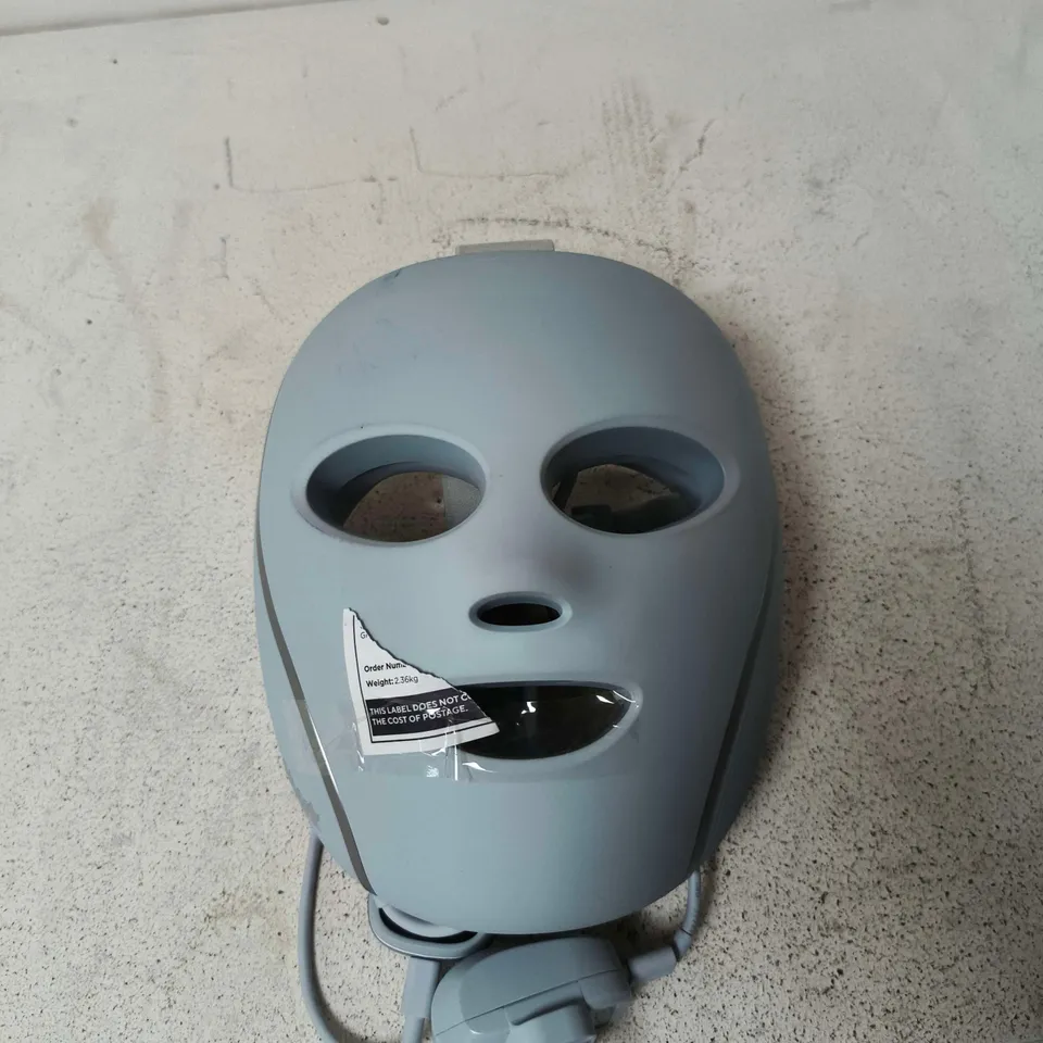 OUTLET SHARK CRYOGLOW LED MASK WITH DUST BAG