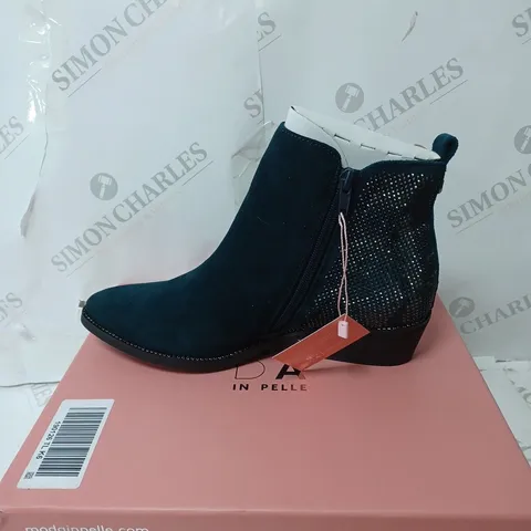 MODA IN PELLE KATREENA CRYSTAL ANKLE BOOT SIZE 6