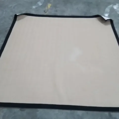 QUALITY DESIGNER AREA RUG - APPROXIMATELY 200X200CM