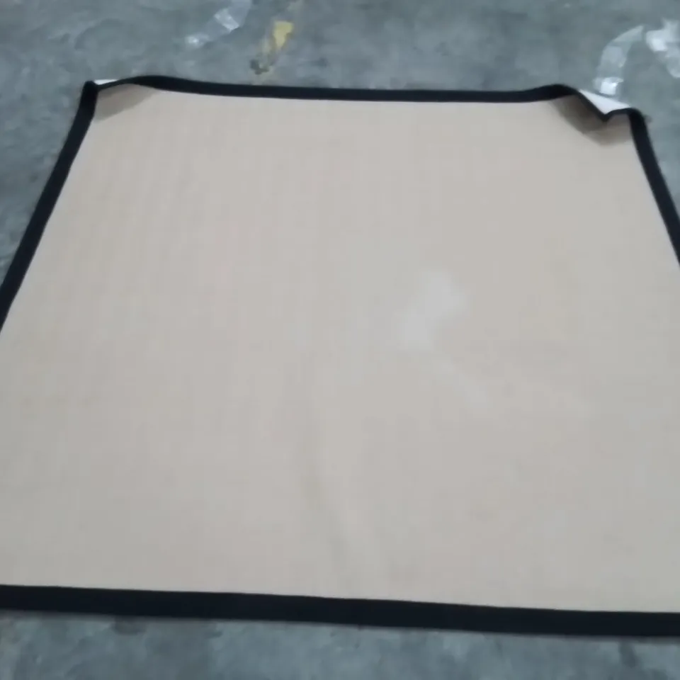 QUALITY DESIGNER AREA RUG - APPROXIMATELY 200X200CM