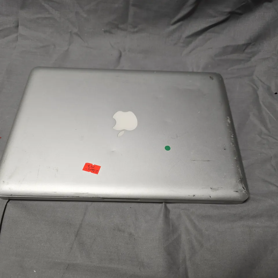 APPLE MACBOOK PRO 13-INCH ALUMINIUM LAPTOP