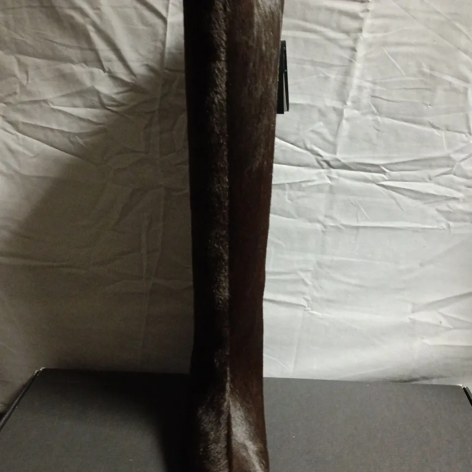 BOXED PAIR OF MASSIMO DUTTI WOMEN'S KNEE-HIGH BOOT IN BROWN FUR EXTERIOR - UK SIZE 5