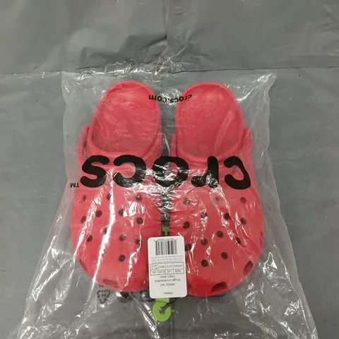 BAGGED PAIR OF CROC CLASSIC CLOG VARSITY RED M11/W12