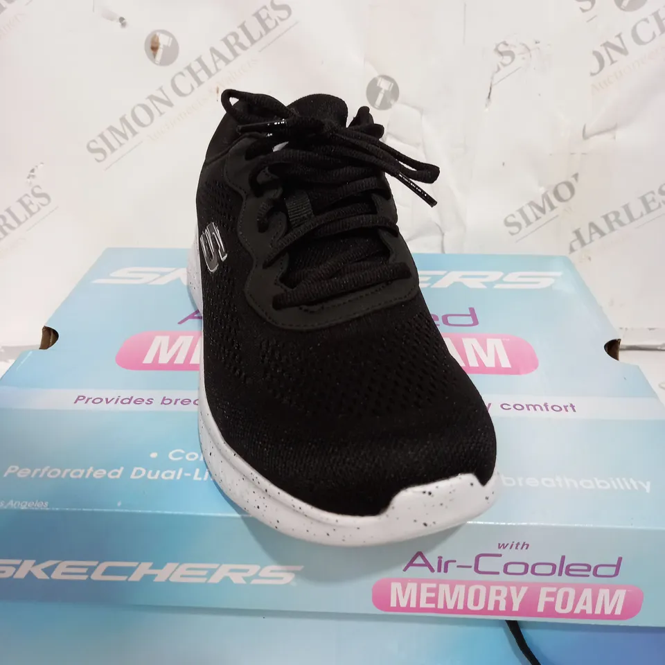 BOXED PAIR OF SKETCHERS TEXTILE MESH TRAINERS IN BLACK SIZE 7