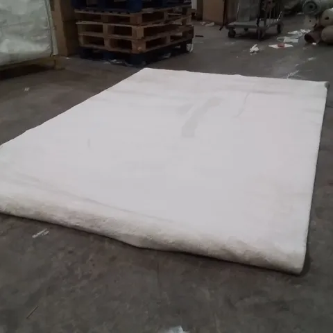 QUALITY DESIGNER AREA RUG - APPROXIMATELY 300X200CM