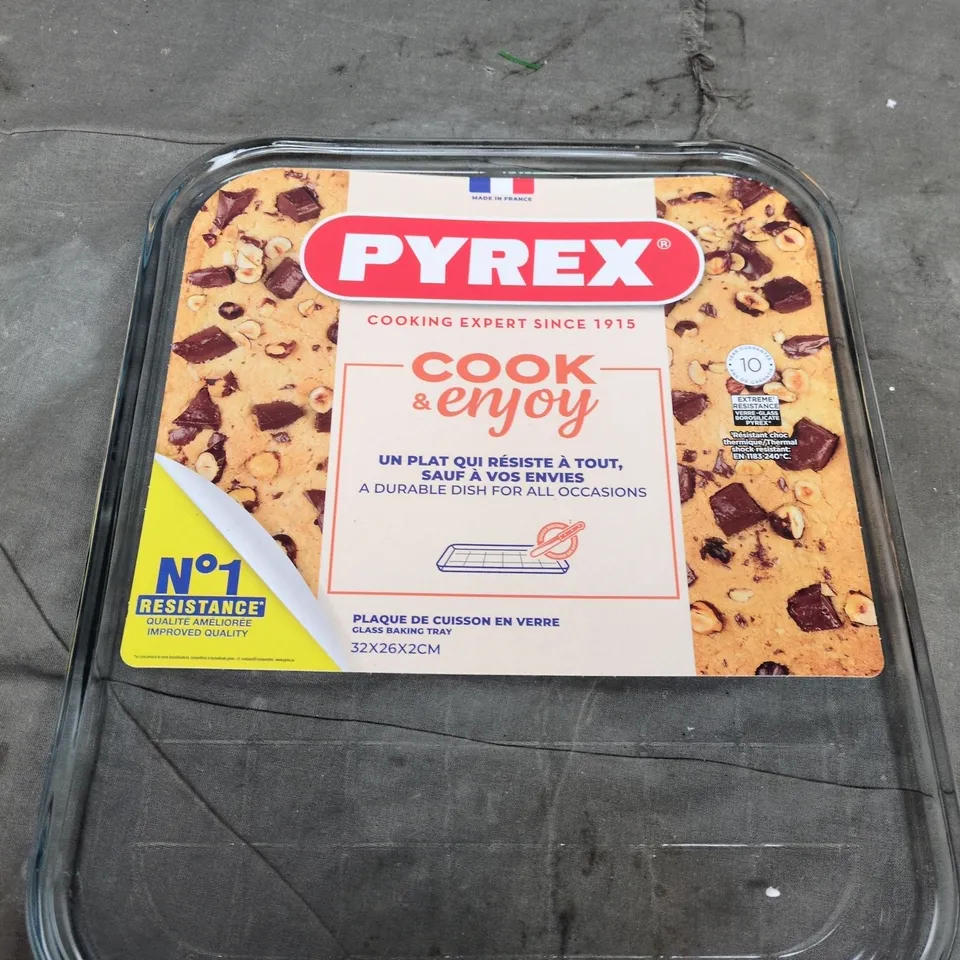 PYREX COOK & ENJOY GLASS BAKING TRAY 32X26X2 CM