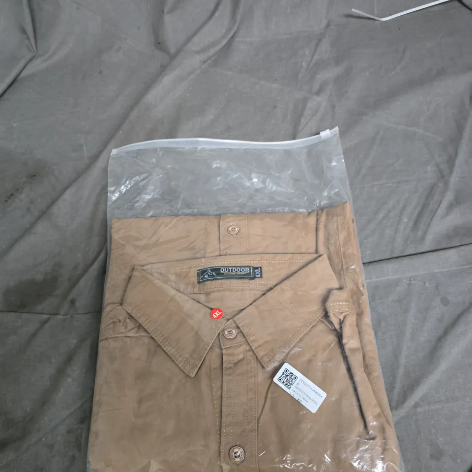 BOX OF APPROXIMATELY 12 ASSORTED ITEMS TO INCLUDE : FLUFFY COAT AND BROWN SHIRT