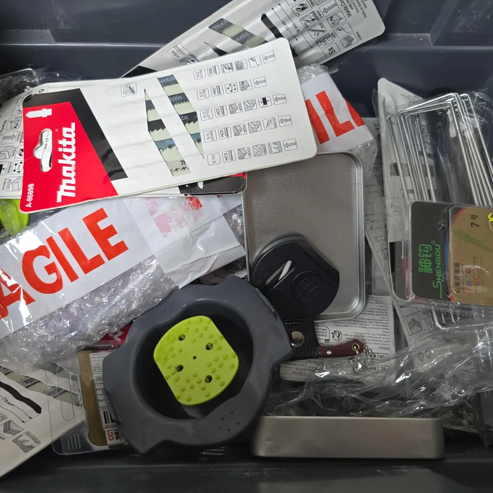 APPROXIMATELY 15 ASSORTED HOUSEHOLD PRODUCTS TO BIKE CHAIN , SAW BLADE AND SCISSORS 
