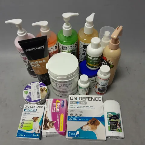 BOX OF APPROXIMATELY 20 ASSORTED PET SUPPLIES TO INCLUDE - BUGALUGS SHAMPOO - PETLABCO PROBIOTIC SUPPORT - ONDEFENCE FLEA+TICK SOLUTION - ETC - COLLECTION ONLY