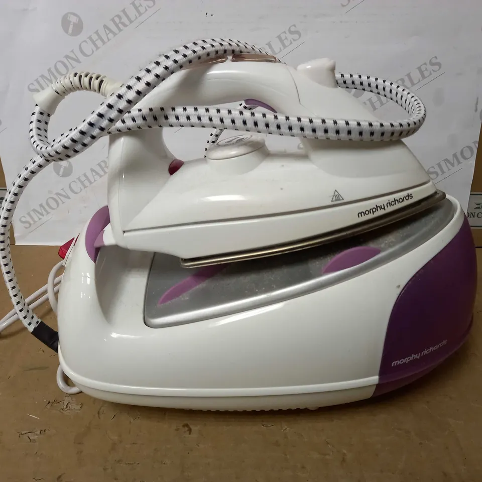 MORPHY RICHARDS JET STEAM GENERATOR IRON PINK/WHITE