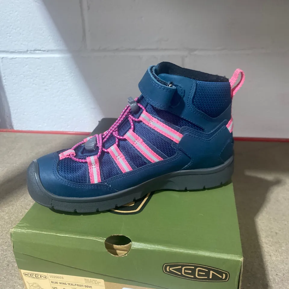 BOXED PAIR OF KEEN BLUE WING TRAL/FRUIT DOVE SHOES SIZE UK1