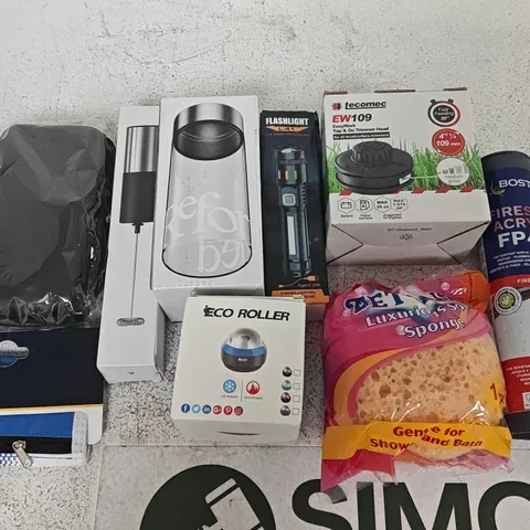 Lot of approximately 15 assorted household items to include tecomec trimmer head, milk throther and epsom photo paper