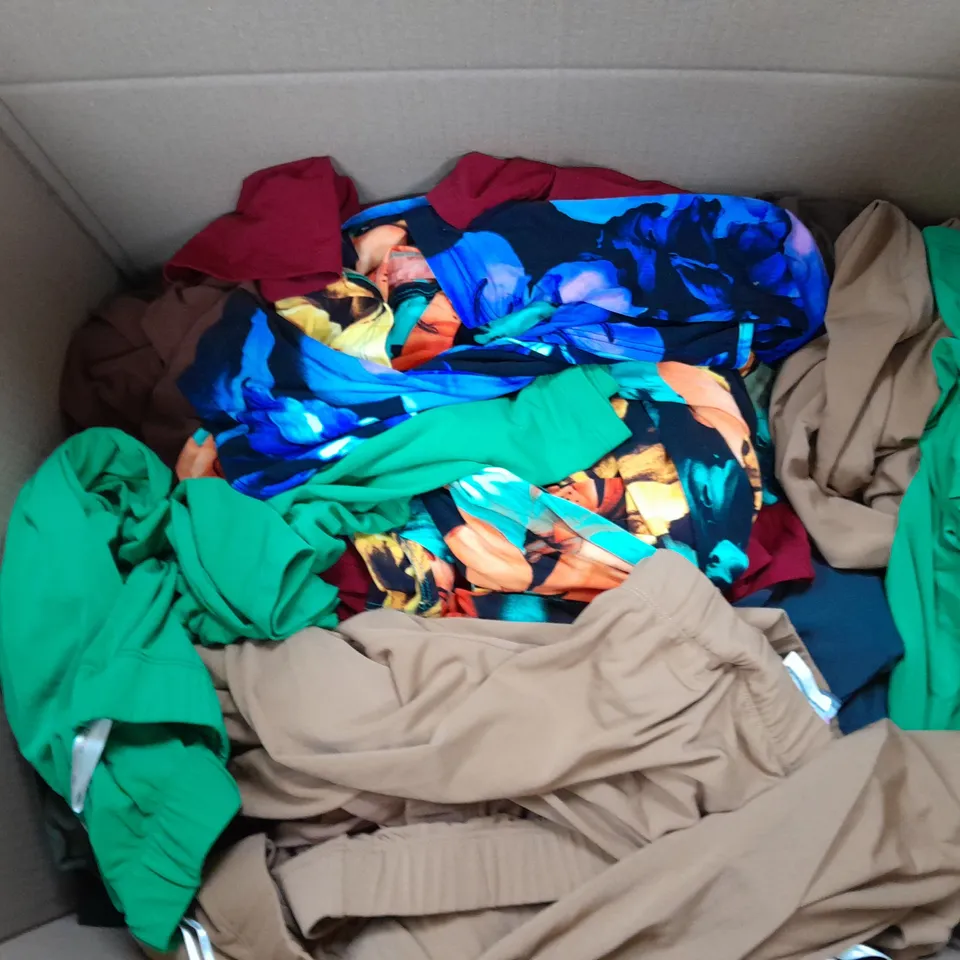 BOX OF APPROXIMATELY 15 ASSORTED CLOTHING ITEMS IN VARIOUS STYLES, COLOURS AND SIZES 