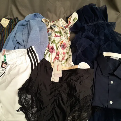 LARGE QUANTITY OF ASSORTED CLOTHIN ITEMS TO INCLUDE ZARA, ASOS AND TRIUMPH