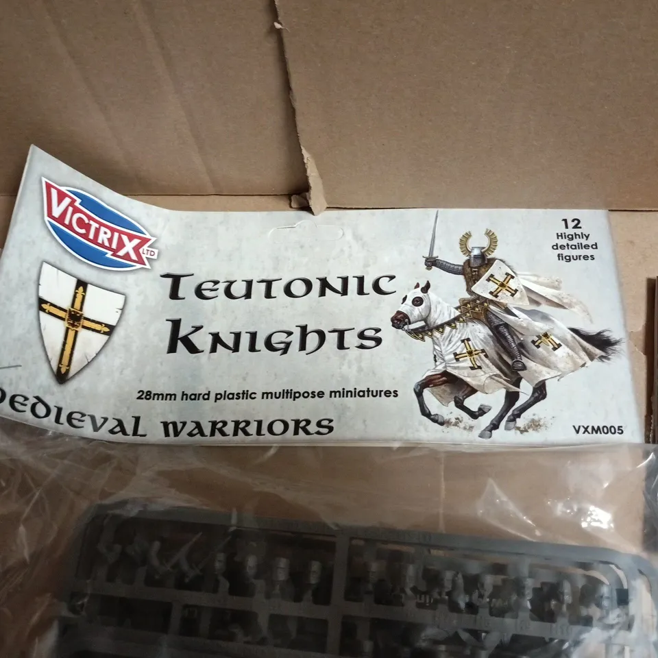 LOT OF 2 VICTRIX MINIATURE SETS INCLUDES TEUTONIC KNIGHTS AND MEDIEVAL FANTASY ACCESSORIES