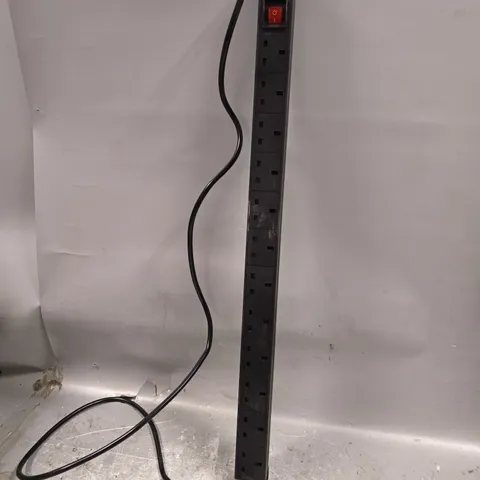 UNBRANDED BLACK 12 PLUG EXTENSION LEAD