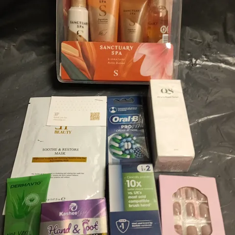 APPROXIMATELY 15 ASSORTED HEALTH & BEAUTY PRODUCTS TO INCLUDE SANCTUARY SPA, WHITENING CREAM, ALOE VERA GEL ETC 