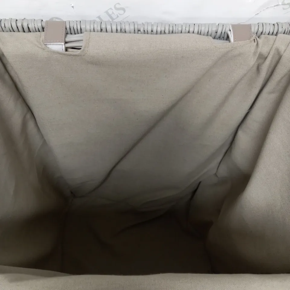 GREY LAUNDRY BASKET 