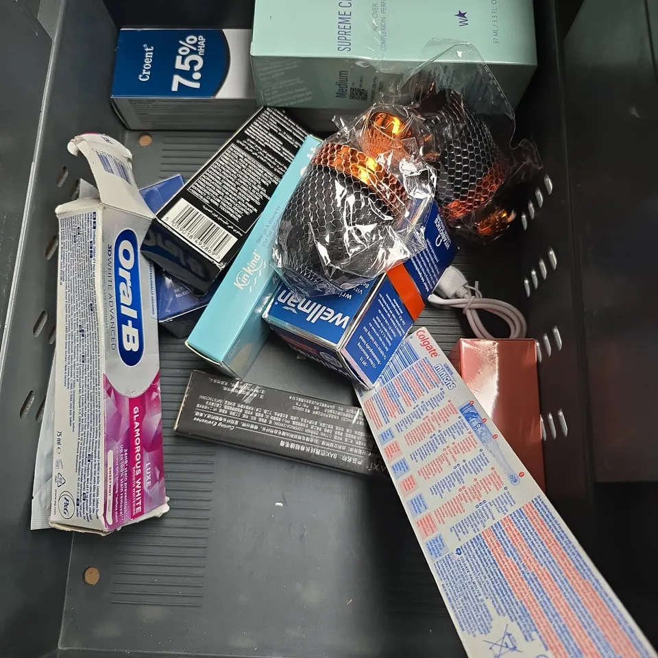 APPROXIMATEY 20 HEALTH AND BEAUTY PRODUCTS TO INCLUDE - HEMP SHAMPOO - L'OREAL ABSOLUT REPAIR MOLECULAR LEAVE IN MASK - TROPIC BAMBOO FACE CLOTH - ETC