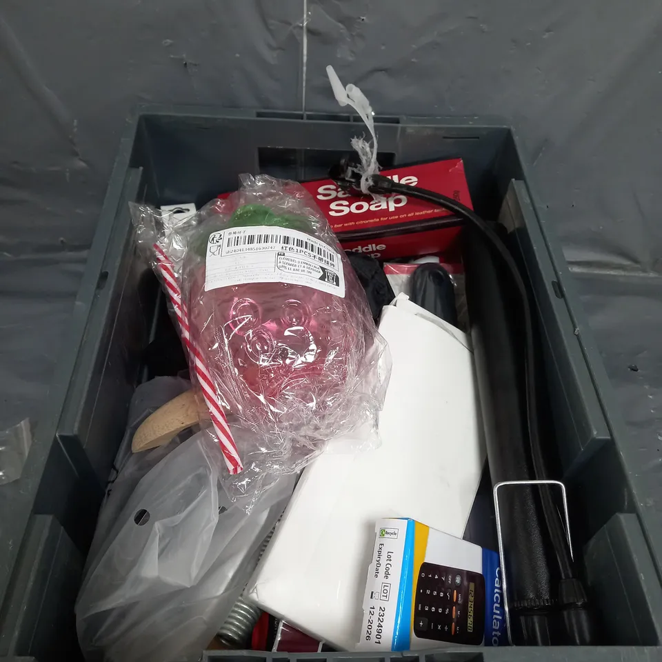 APPROXIMATELY 10 ASSORTED HOUSEHOLD ITEMS TOO INCLUDE SADDLE SOAP , POCKET CALCULATOR , WOOD LICE KILLER , ETC 