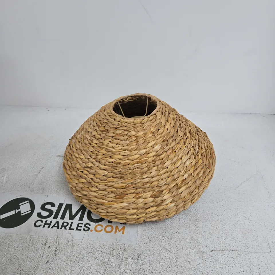 NATURAL WOVEN RATTAN PENDANT LIGHT SHADE