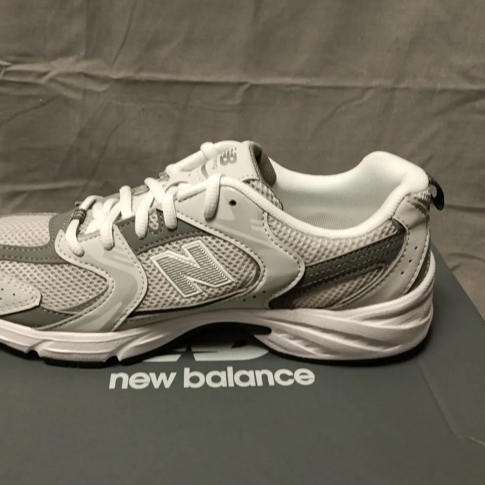 BOXED NEW BALANCE GR530CB MEN'S RUNNING SHOES – GREY/WHITE, UK 5 (EU 38)