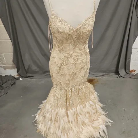 TIFFANYS EMILINA FEATHER FISHTAIL PROM DRESS IN GOLD SIZE 4