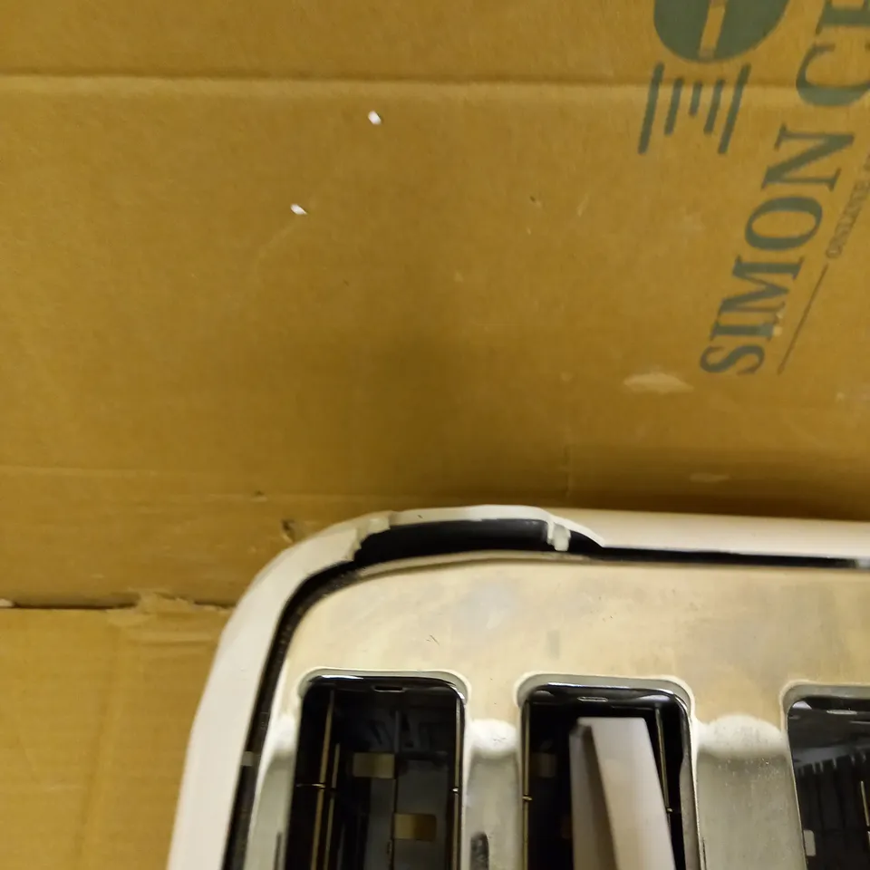 DELONGHI 4 SLICE TOASTER WHITE