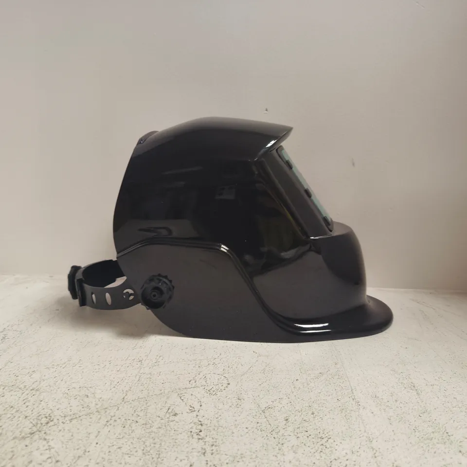 BOXED DEKO AUTO DARKENING WELDING HELMET