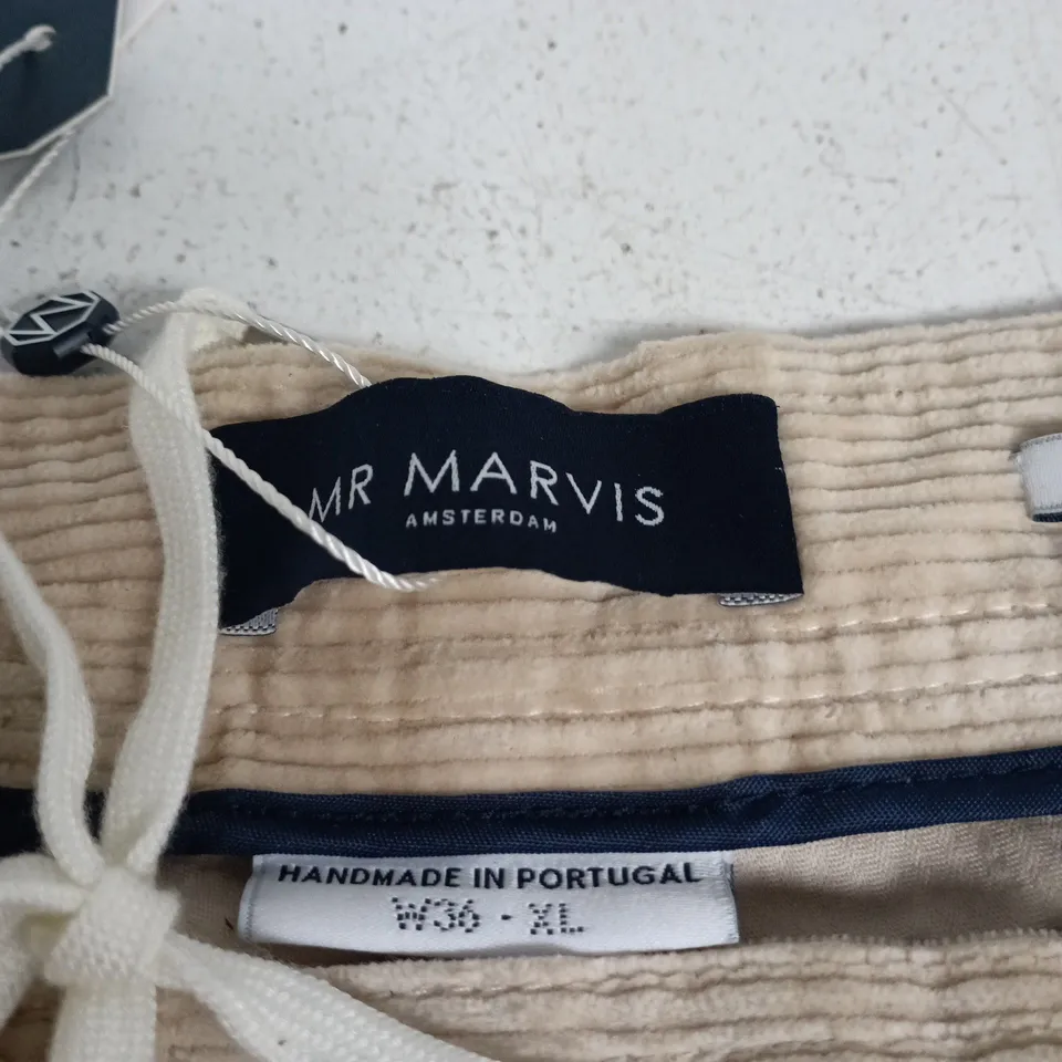MR MARVIS BEIGE CORDUROY SHORTS – SIZE W36 XL