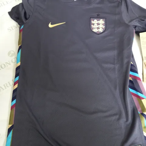 NIKE ENGLAND FOOTBALL SHIRT IN DARK PURPLE - KIDS LARGE 